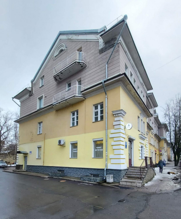4-комн квартира Некрасова улица, д.15А