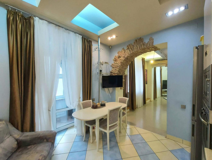 4-комн квартира Некрасова улица, д.15А