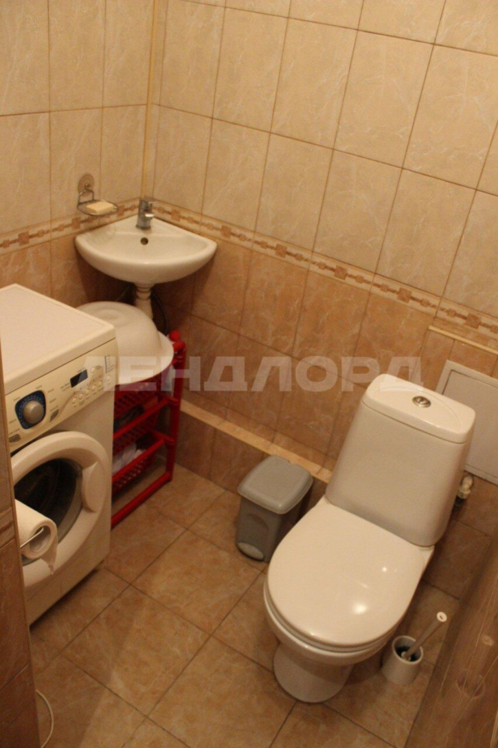 3-комн квартира улица Миронова, 2