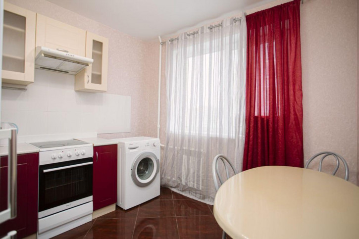 1-комн квартира Штрауса ул, 32