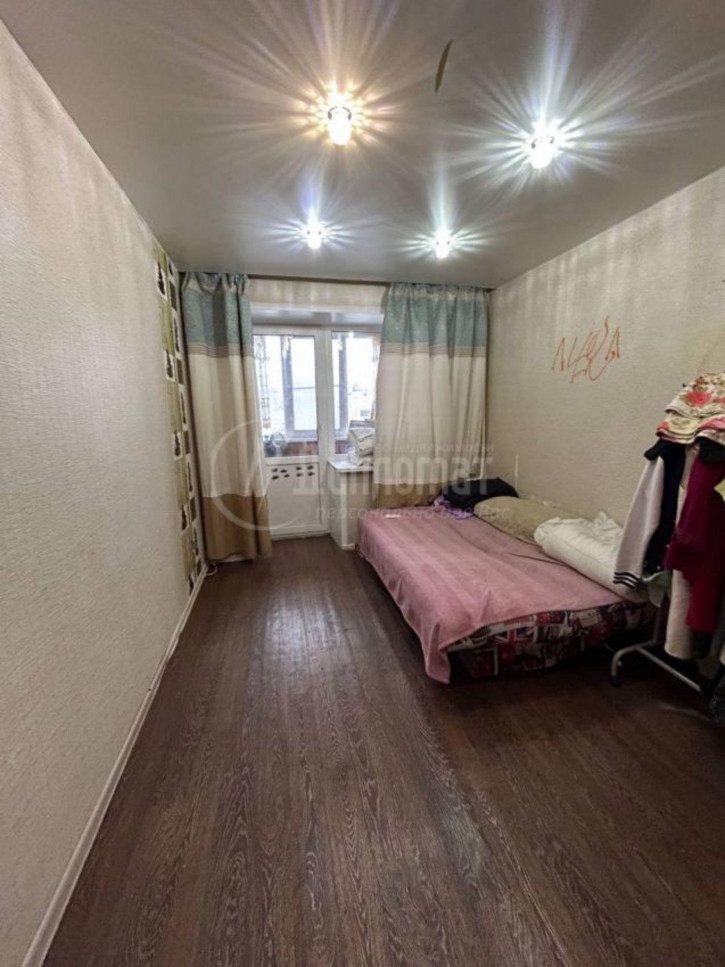 3-комн квартира Конституции проспект, 62а