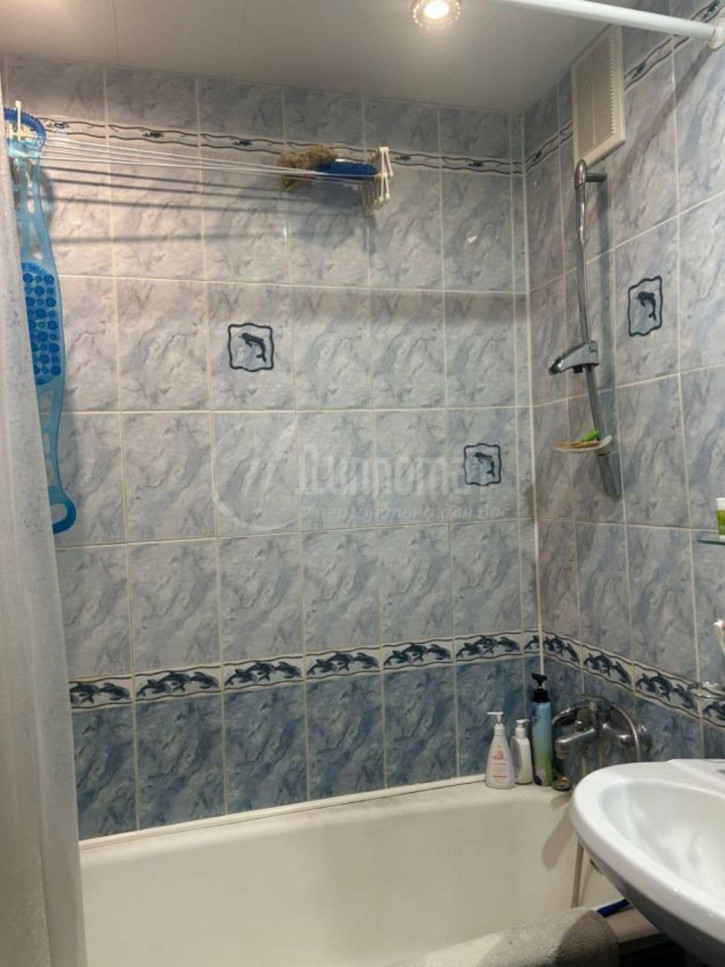 3-комн квартира Конституции проспект, 62а