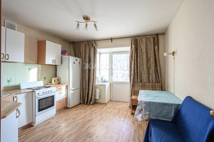 1-комн квартира Стартовая, 3