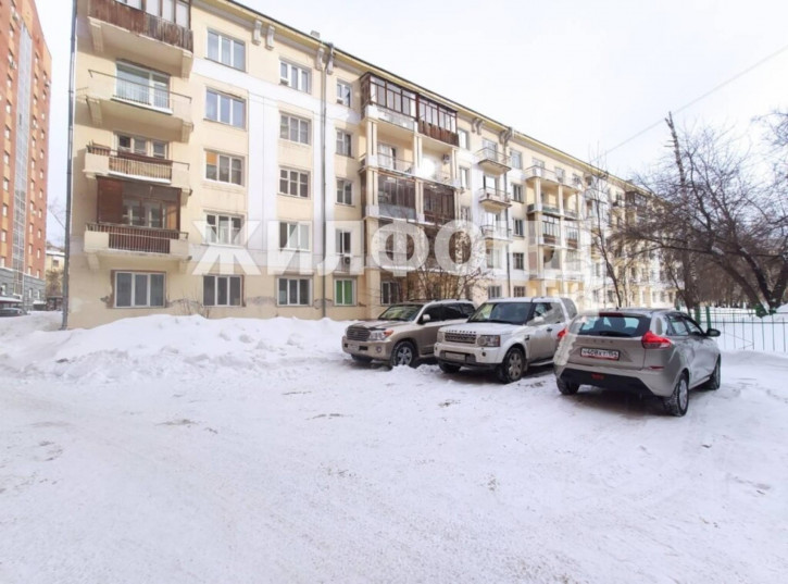 2-комн квартира Ленинградская, 111