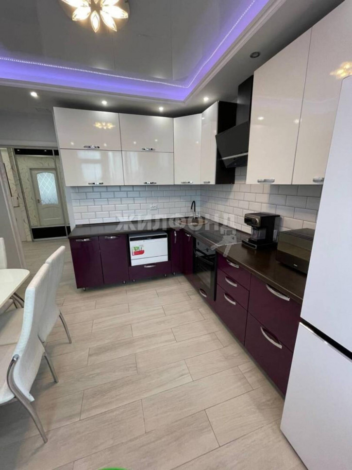 3-комн квартира Танковая, 32