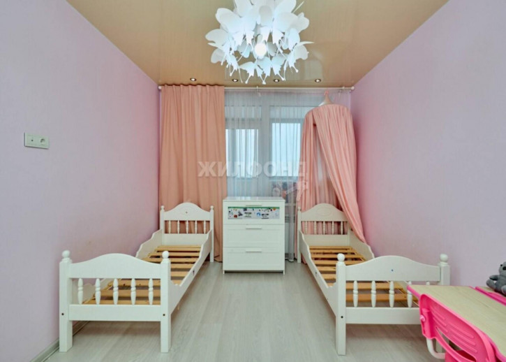 3-комн квартира Танковая, 32