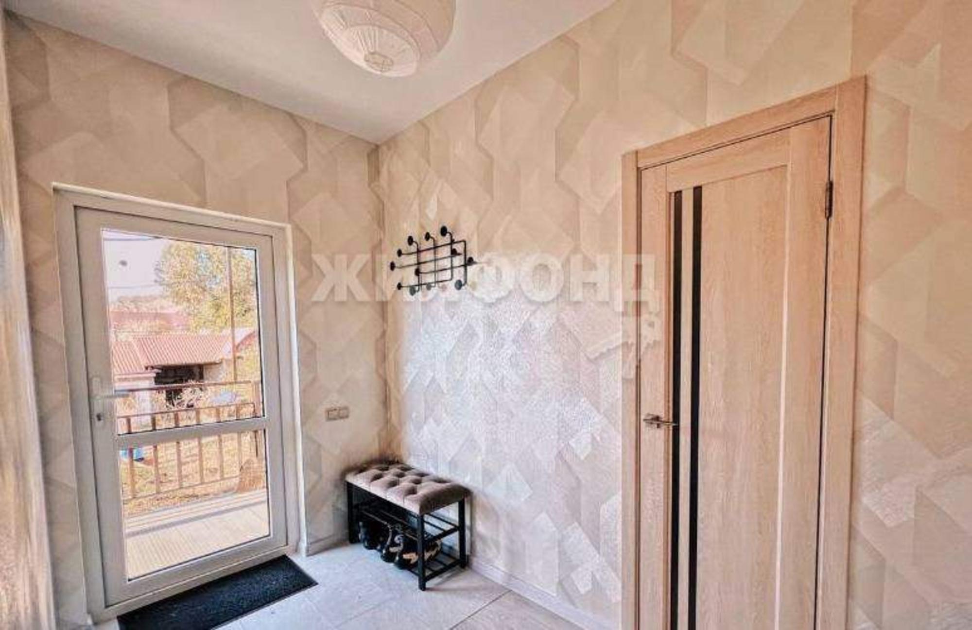 Купить дачу, дом, коттедж за 32 000 000 рублей на Искры улица