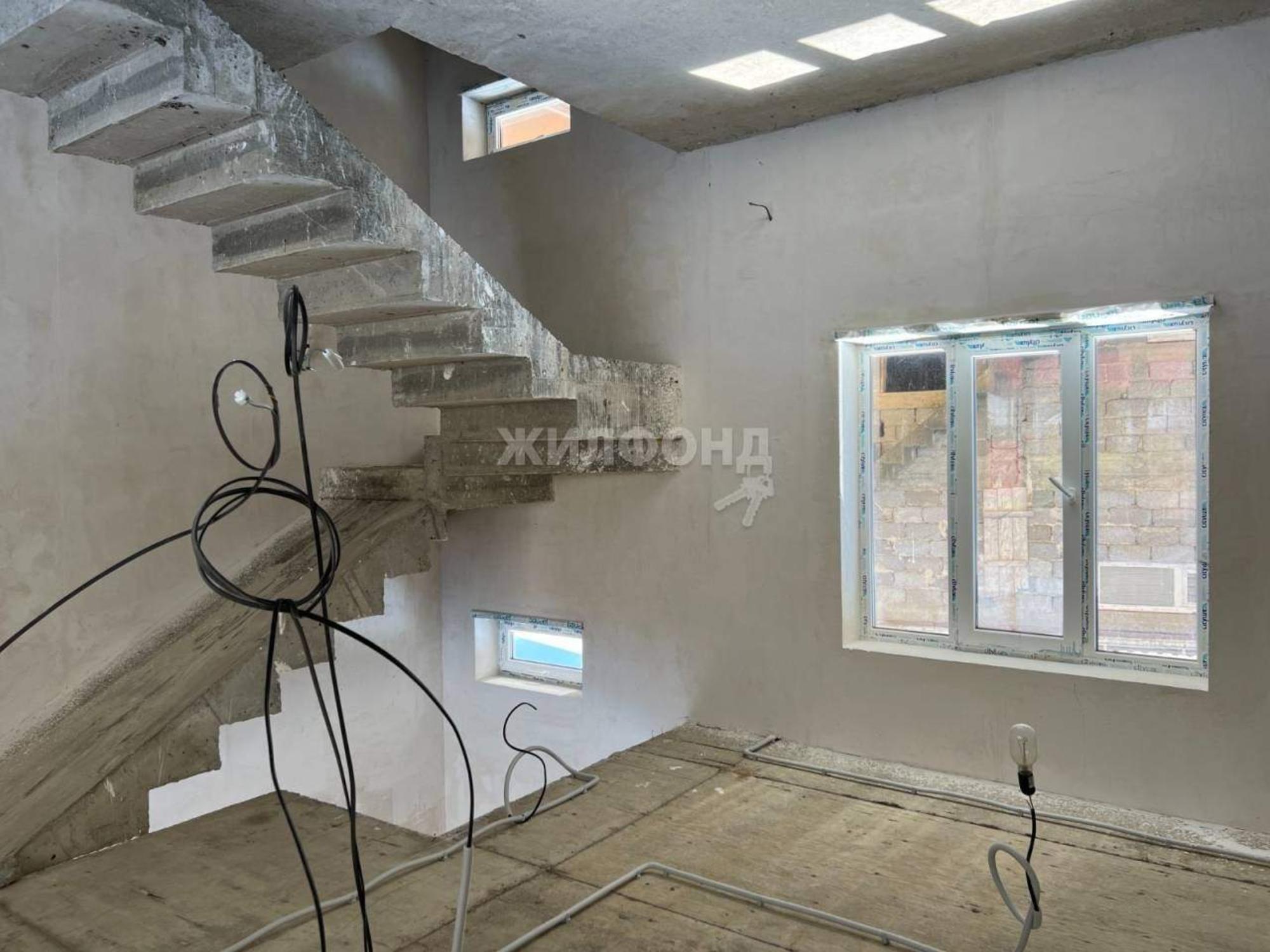 Купить дачу, дом, коттедж за 19 000 000 рублей на Соболь садовое товарищество
