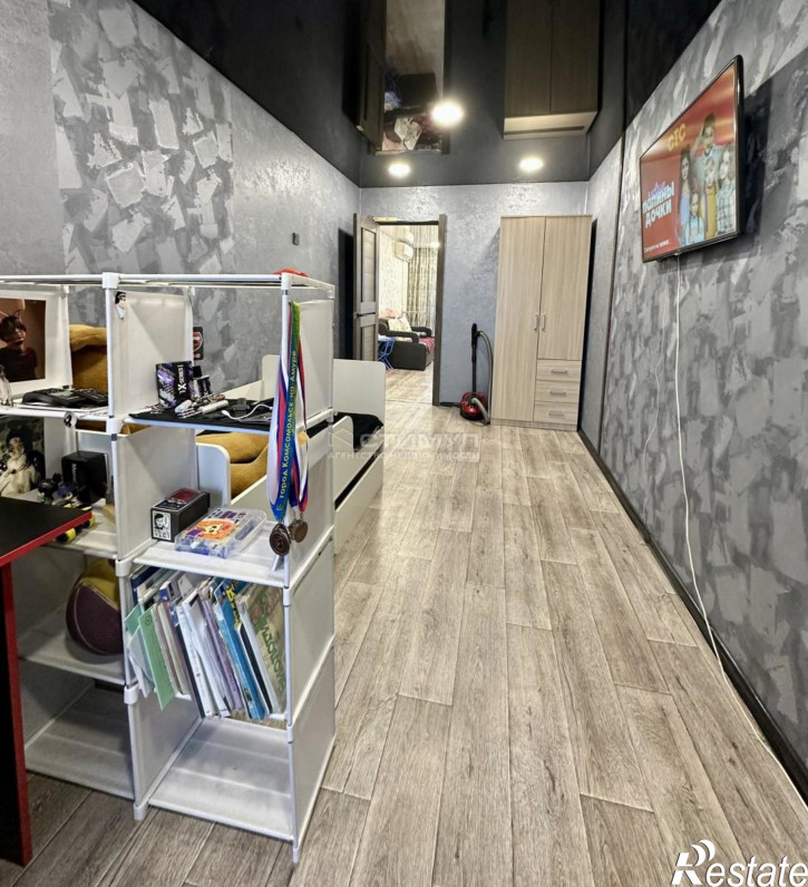 3-комн квартира Россия,  г. Комсомольск-на-Амуре, ул. Водонасосная, д. 66