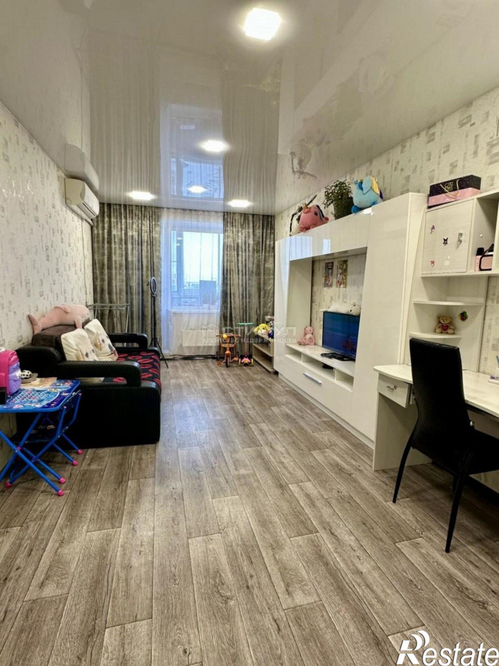 3-комн квартира Россия,  г. Комсомольск-на-Амуре, ул. Водонасосная, д. 66