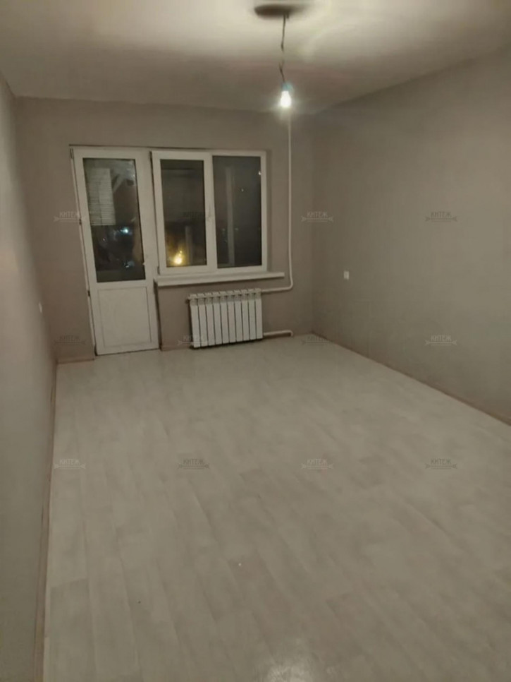 2-комн квартира Хрустальная улица,62