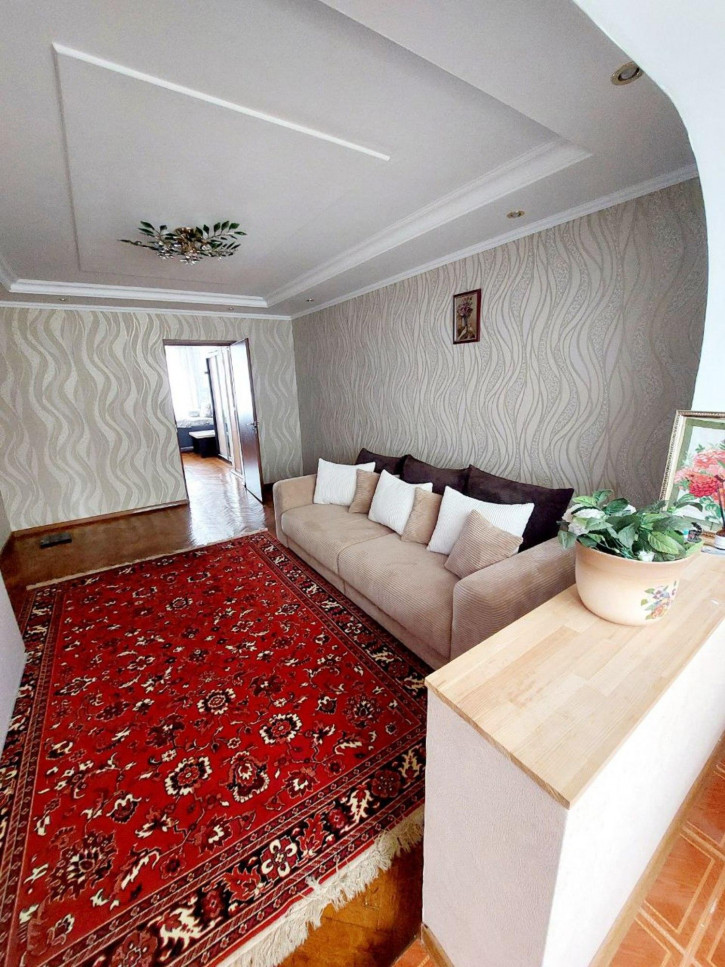 2-комн квартира Юных Ленинцев улица, д.7