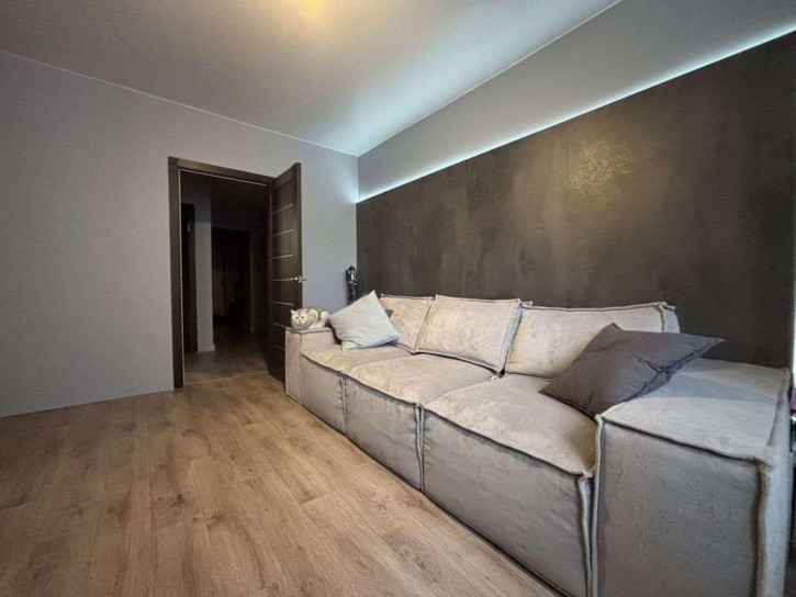 2-комн квартира Осетинская улица, 16