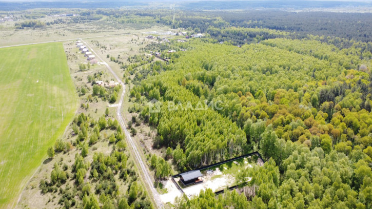 Земельный участок