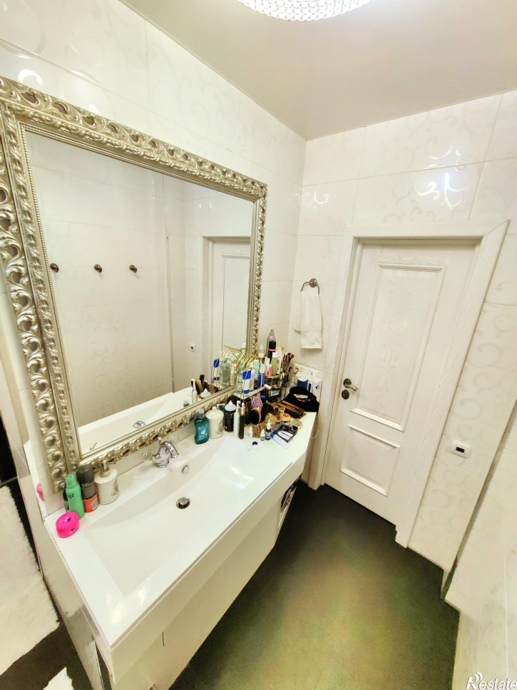 3-комн квартира Чекистов проспект, 42