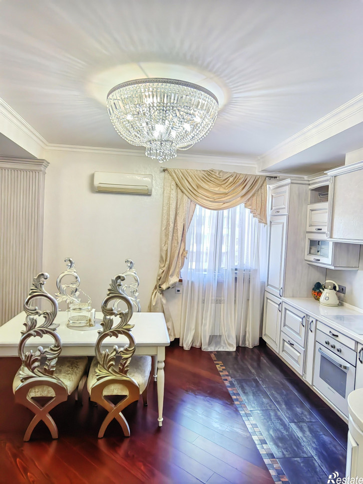 3-комн квартира Чекистов проспект, 42