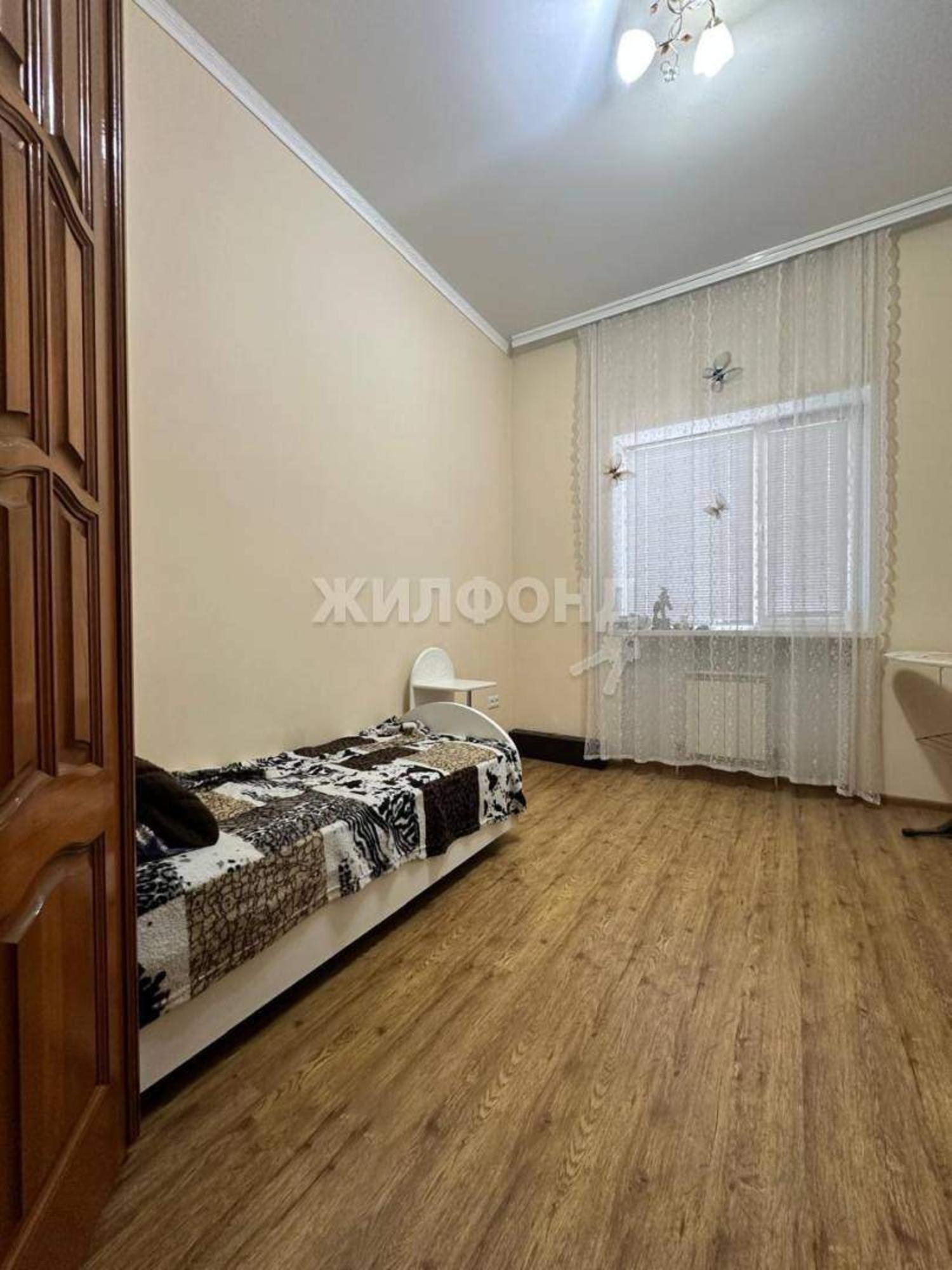 Купить дачу, дом, коттедж за 13 500 000 рублей на Изумрудная улица