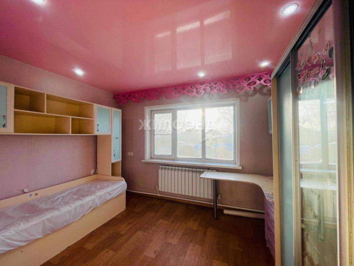 Коттедж/дом Октябрьская улица Коттедж/дом Октябрьская улица