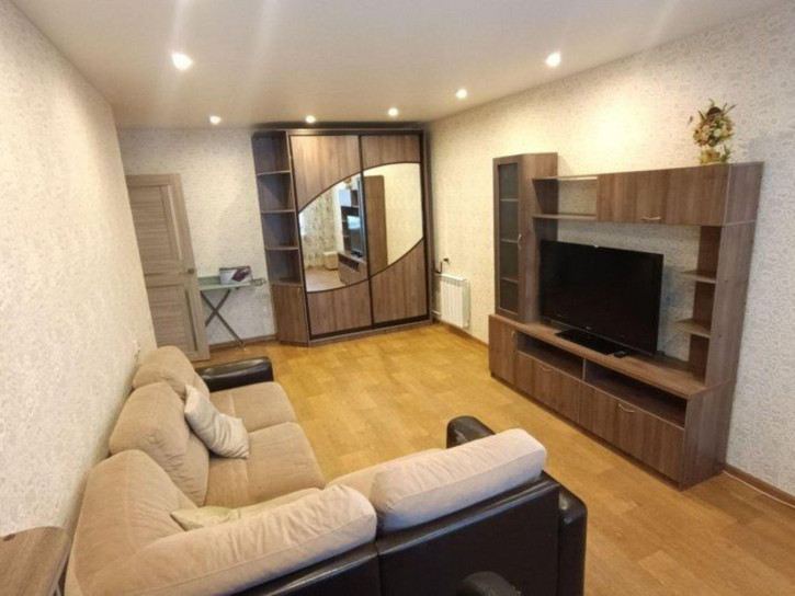 2-комн квартира Строителей пр-кт, 15Д