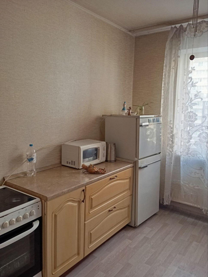 4-комн квартира улица Молокова, 29