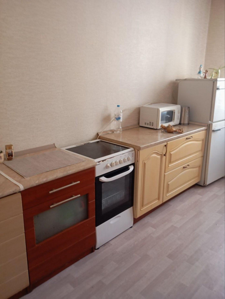 4-комн квартира улица Молокова, 29