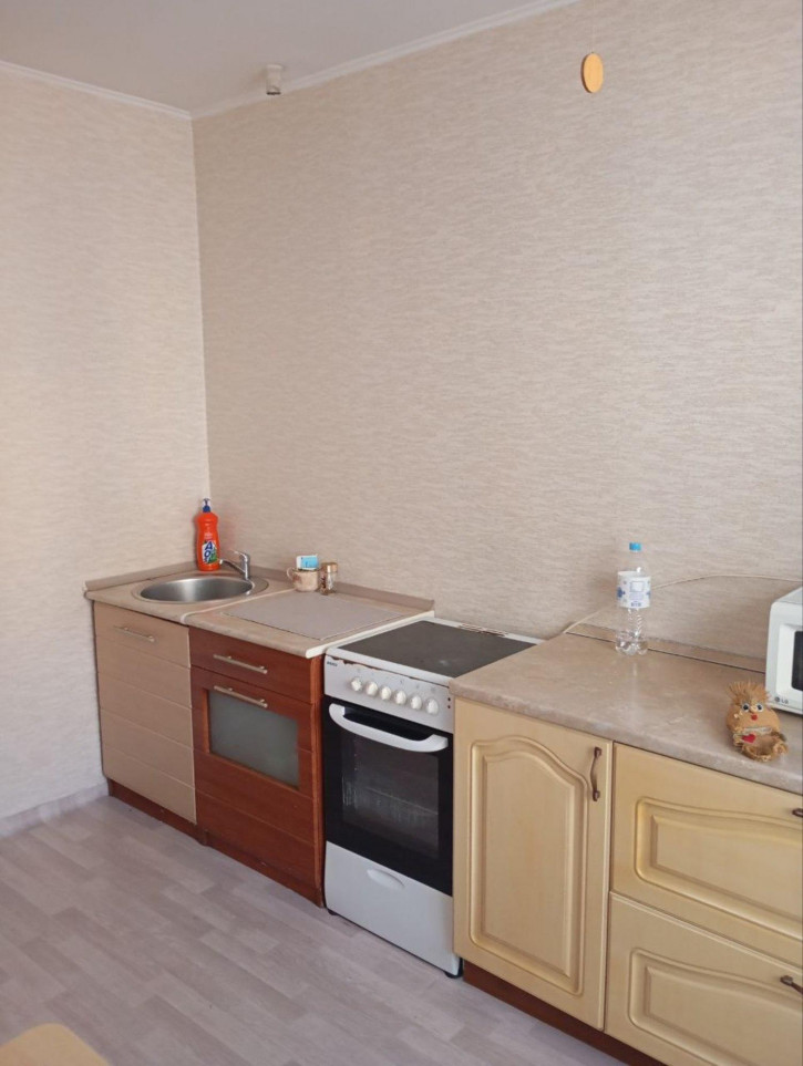 4-комн квартира улица Молокова, 29