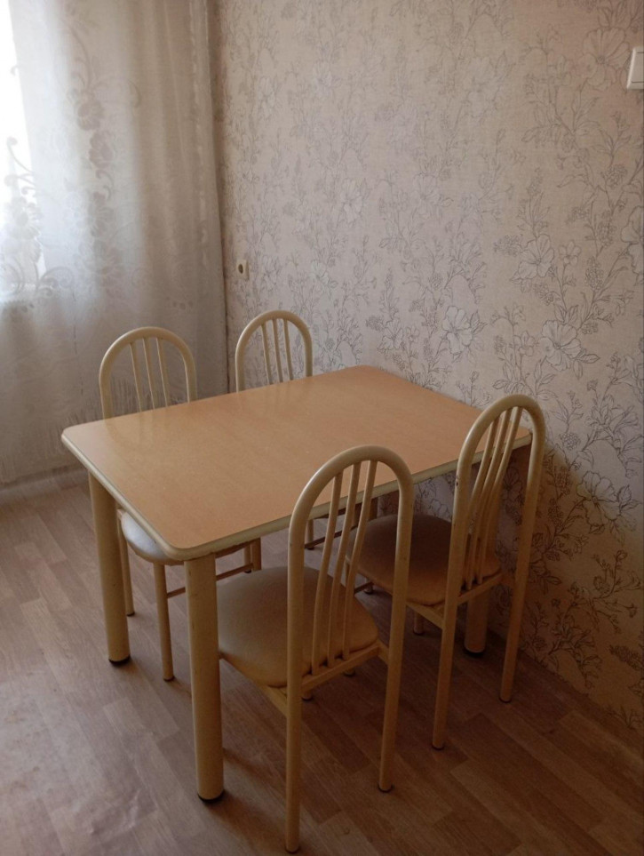 4-комн квартира улица Молокова, 29