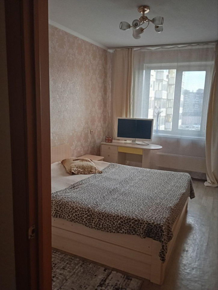 4-комн квартира улица Молокова, 29