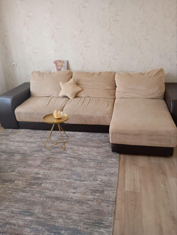 4-комн квартира улица Молокова, 29