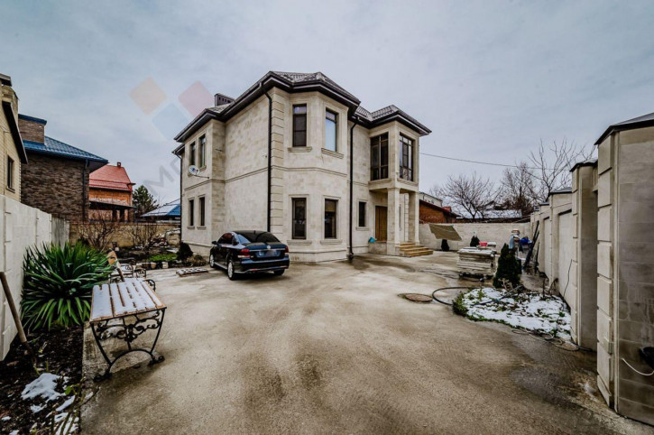 Коттедж/дом Есаульская ул, 45 Коттедж/дом Есаульская ул, 45