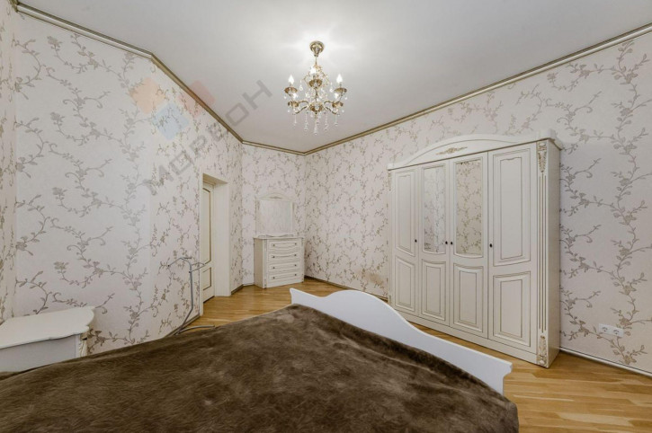 Коттедж/дом Есаульская ул, 45 Коттедж/дом Есаульская ул, 45