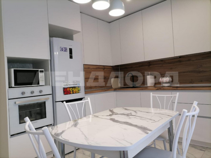 3-комн квартира Очаковская улица, 39