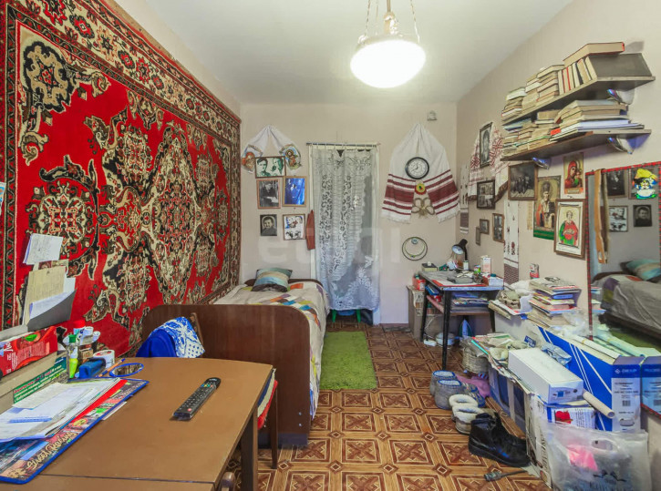 2-комн квартира набережная 6-й Армии, 197