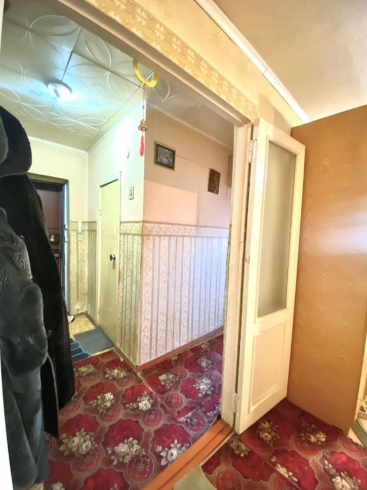 3-комн квартира Дзержинского улица, 52