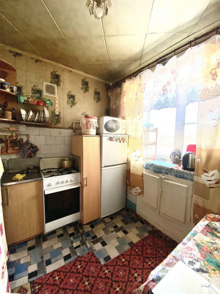 3-комн квартира Дзержинского улица, 52