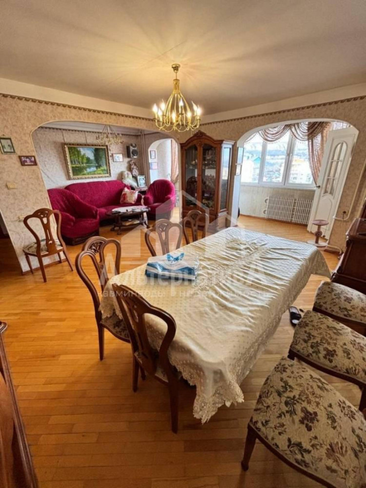 2-комн квартира Островского ул.