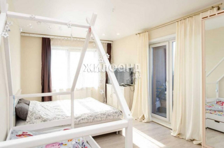 3-комн квартира Сухарная, 101/1