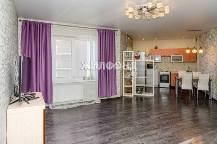 3-комн квартира Сухарная, 101/1