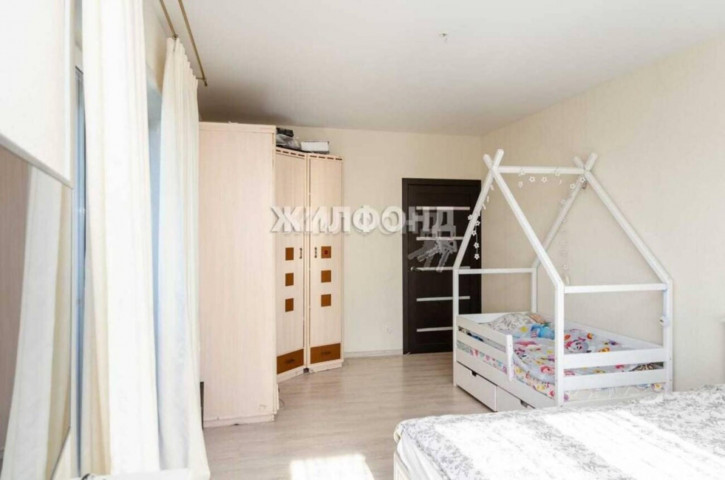 3-комн квартира Сухарная, 101/1