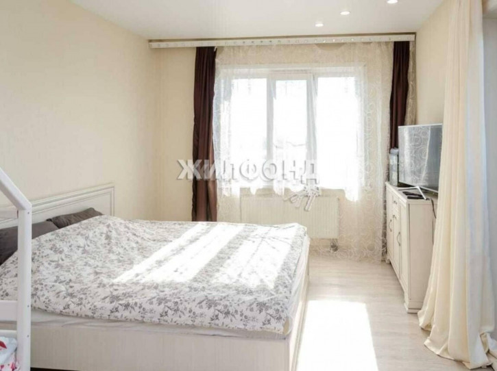 3-комн квартира Сухарная, 101/1