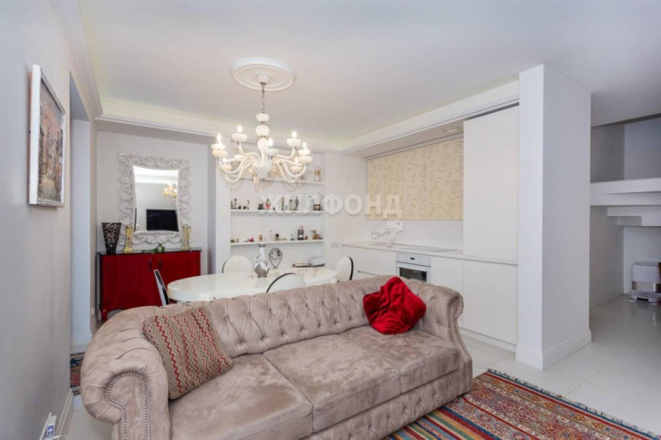 3-комн квартира Нижегородская, 18