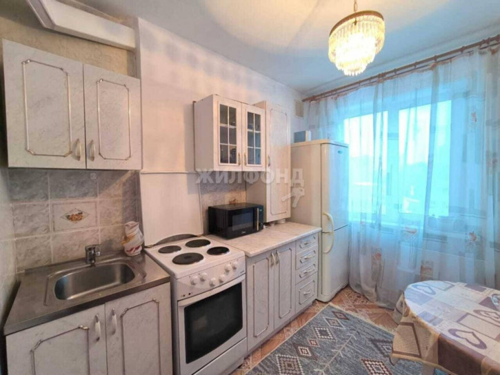 3-комн квартира Комсомольская, 4