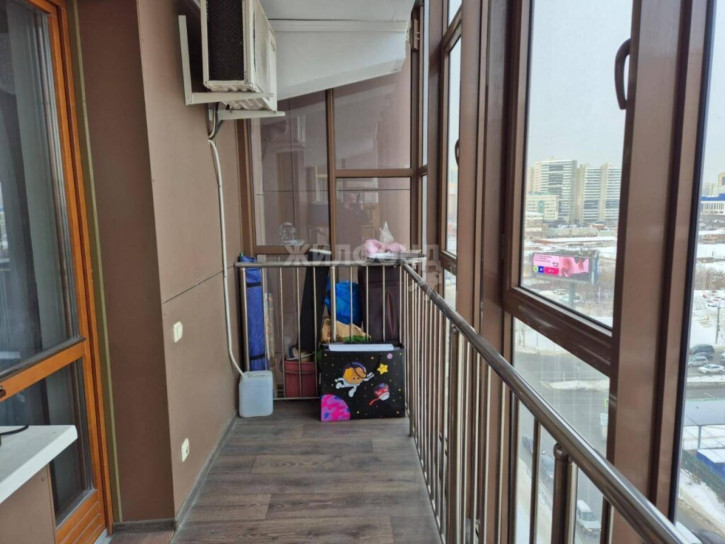 3-комн квартира Военная, 9/2