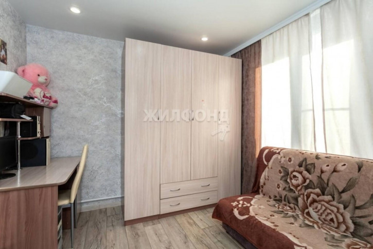 4-комн квартира Нагорная, 13