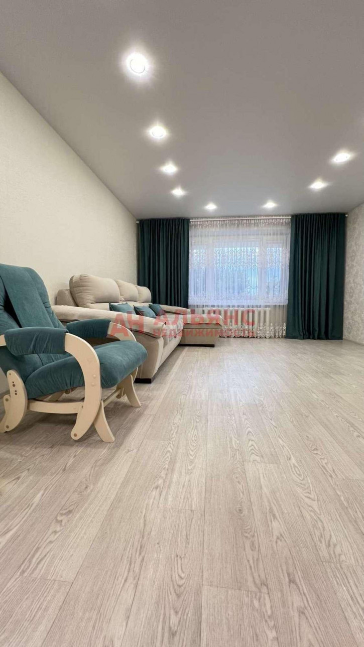 4-комн квартира Московское шоссе, 320