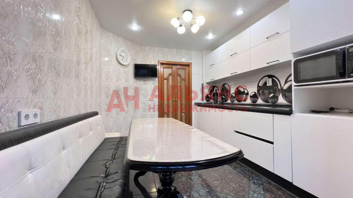 4-комн квартира Московское шоссе, 320