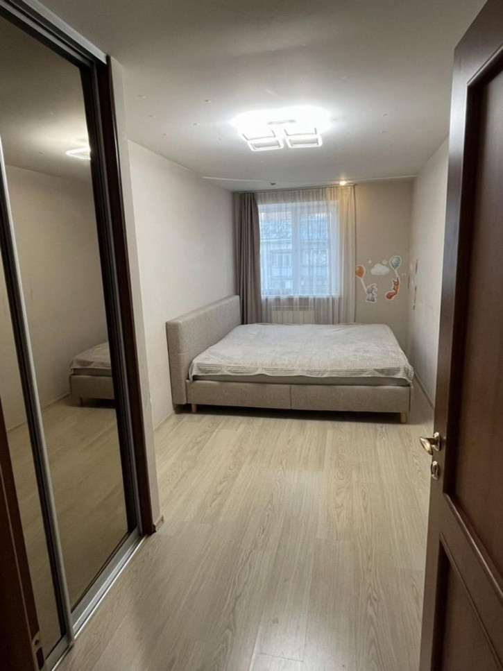 2-комн квартира Свободы улица, 158