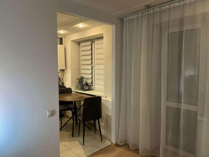 2-комн квартира Свободы улица, 158