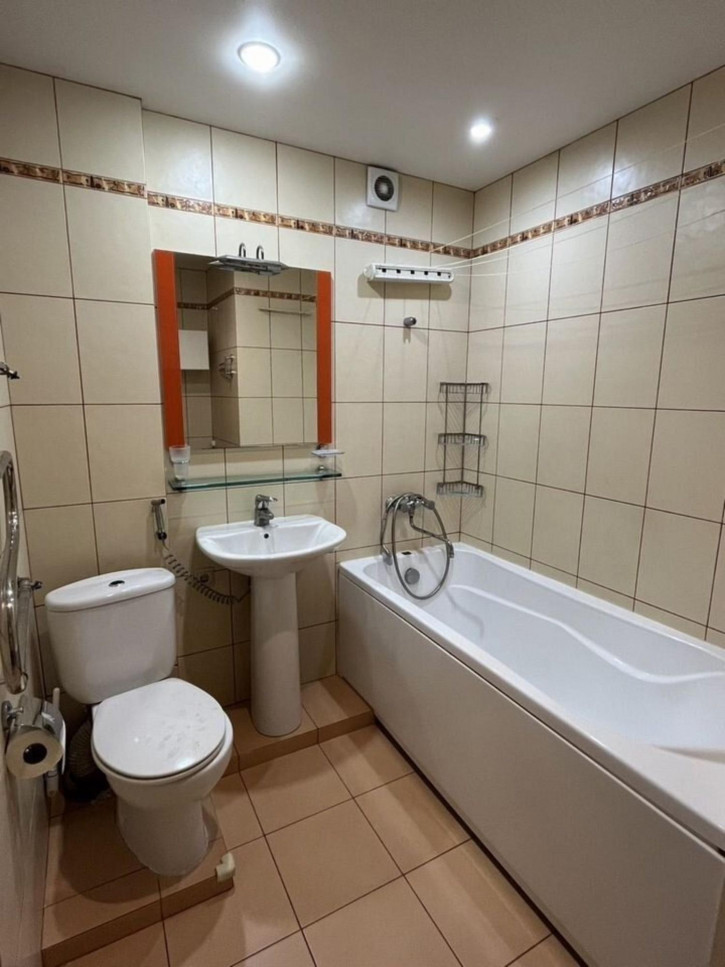 2-комн квартира Свободы улица, 158