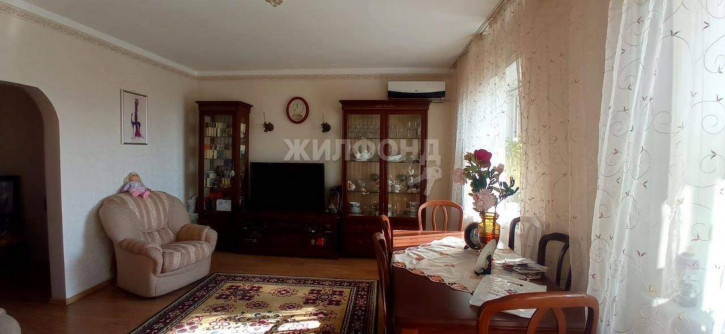 4-комн квартира Революции улица, д.10